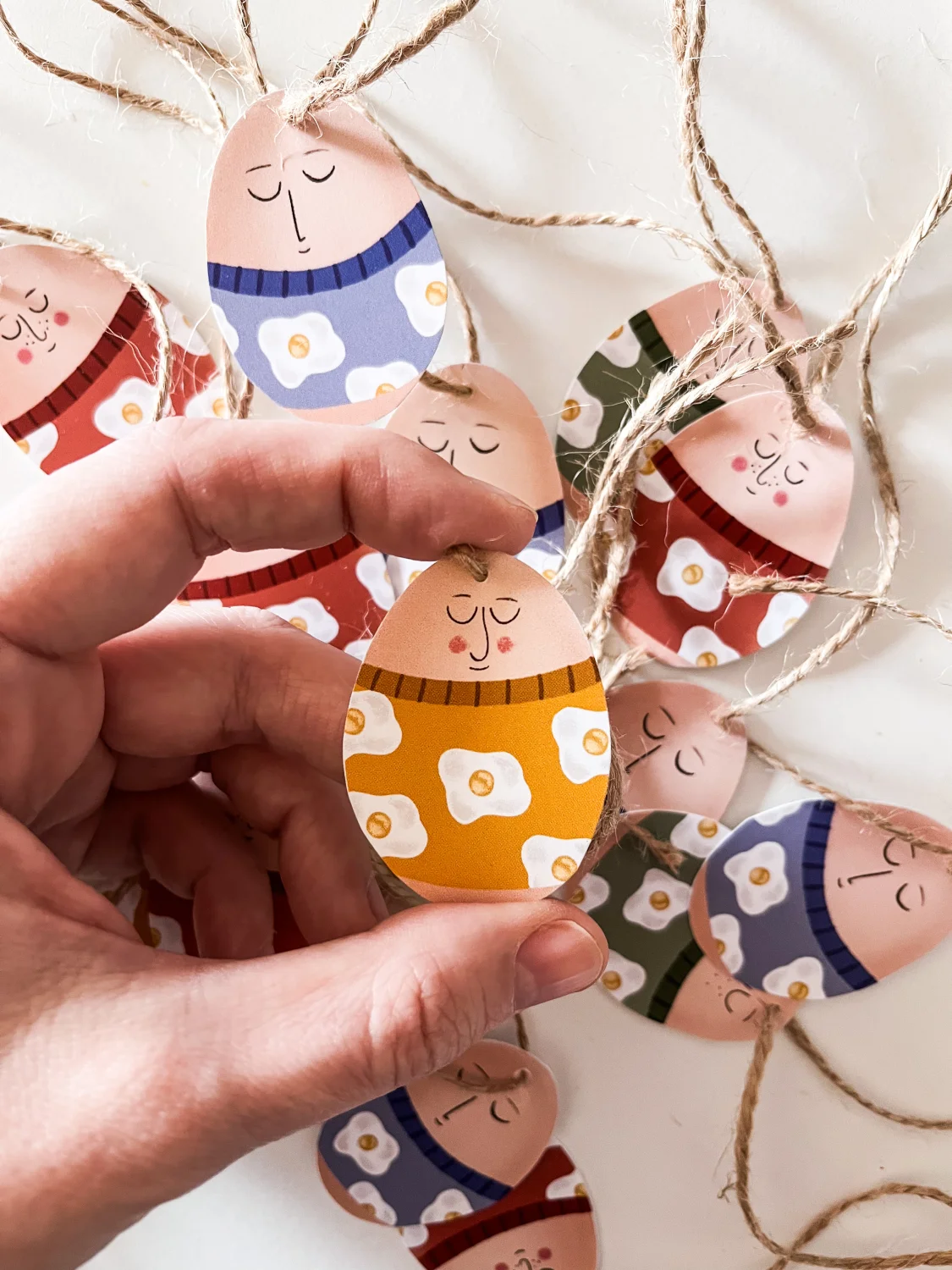 Jajeczne bileciki do prezentów