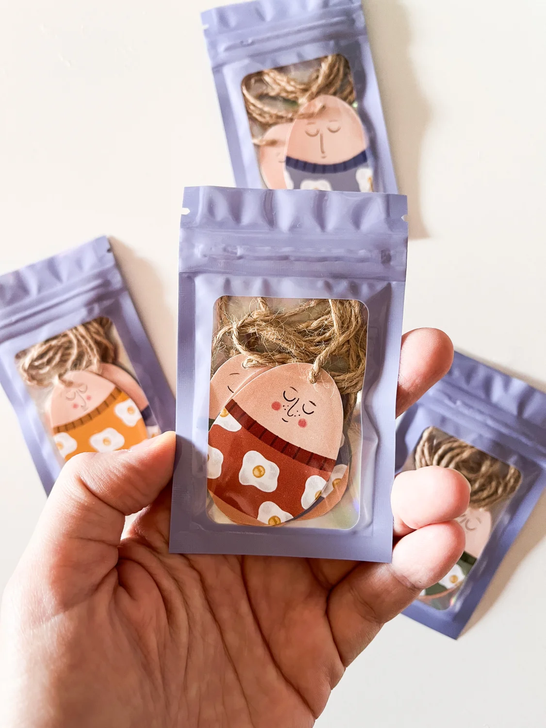 Jajeczne bileciki do prezentów